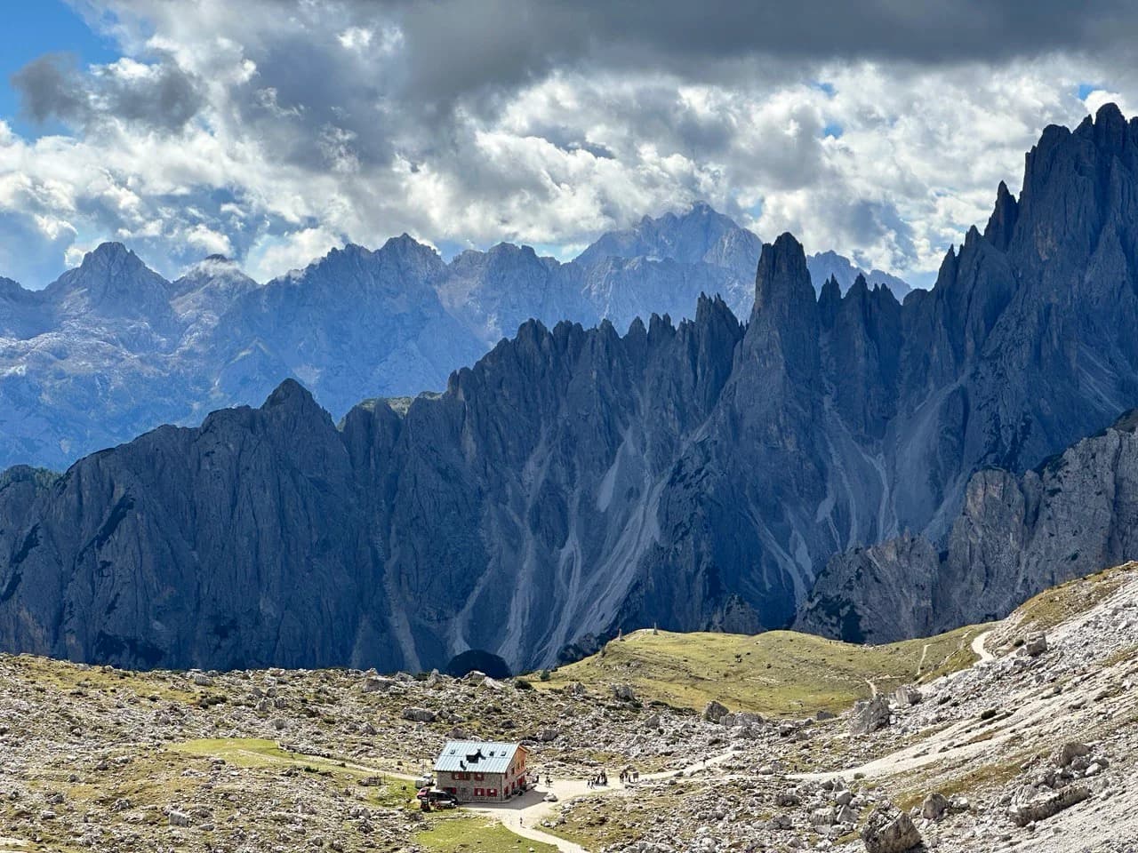 Визитная карточка Доломитовых Альп - Три Вершины (Tre Cime di Lavaredo )+ озера Мизурина и Ауронцо – Belluno, Italy – photo 2