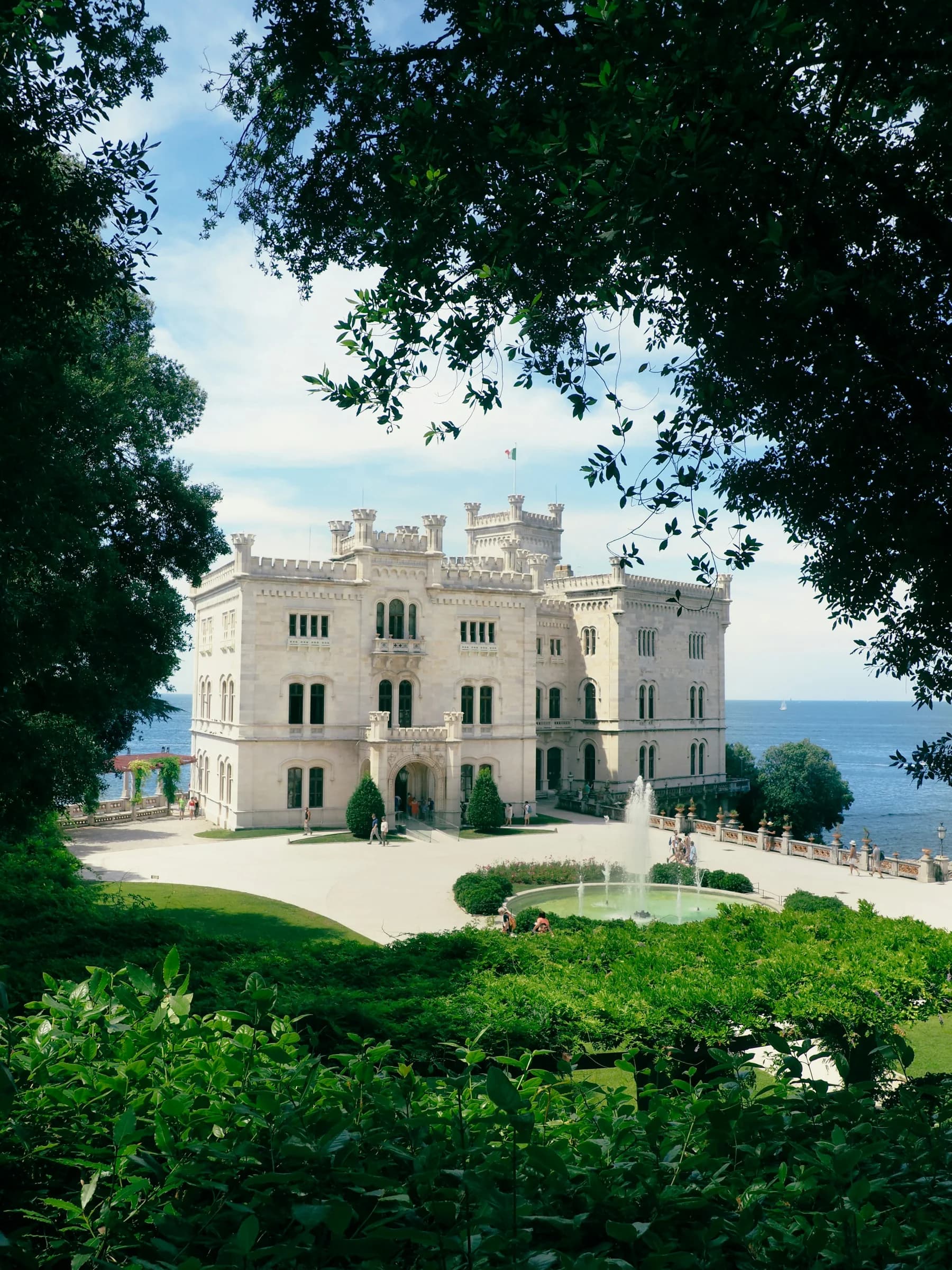 Замок Мирамаре в Триесте: экскурсия с русским гидом – Trieste, Italy