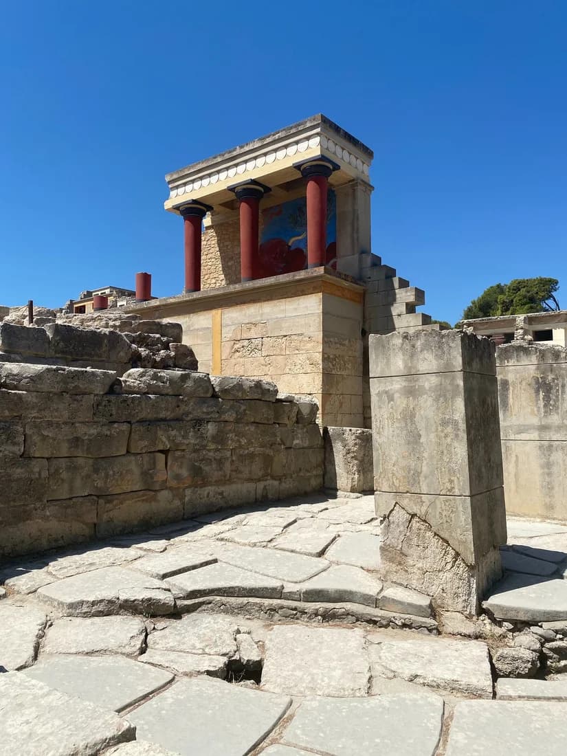 Кносский дворец, пещера Сфендони, деревни Аксос и Аноя – Rethymno, Greece